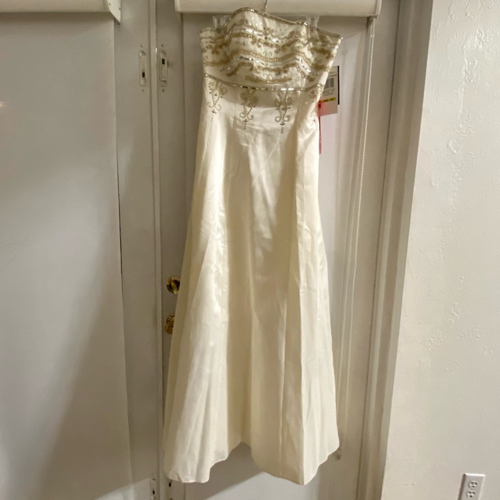 Strapless dress with beaded detail